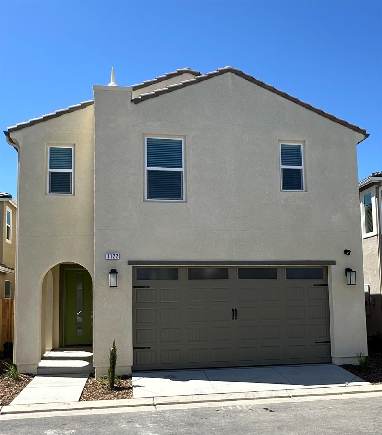 Property Photo: 1122 Elevations Way W CA 93636