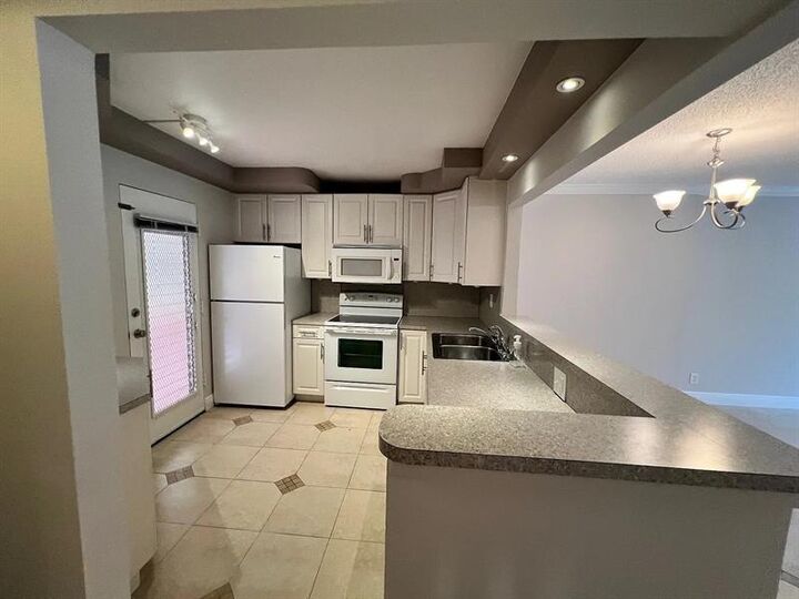 Property Photo: 403 NW 68th Ave 202 FL 33317