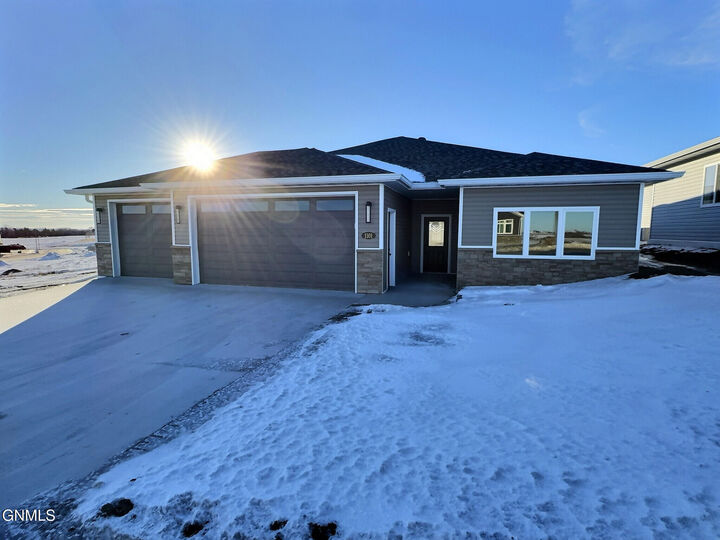 Property Photo:  1101 Beretta Street NW  ND 58554 