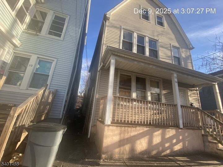 Property Photo:  72 Willoughby St 2  NJ 07112 