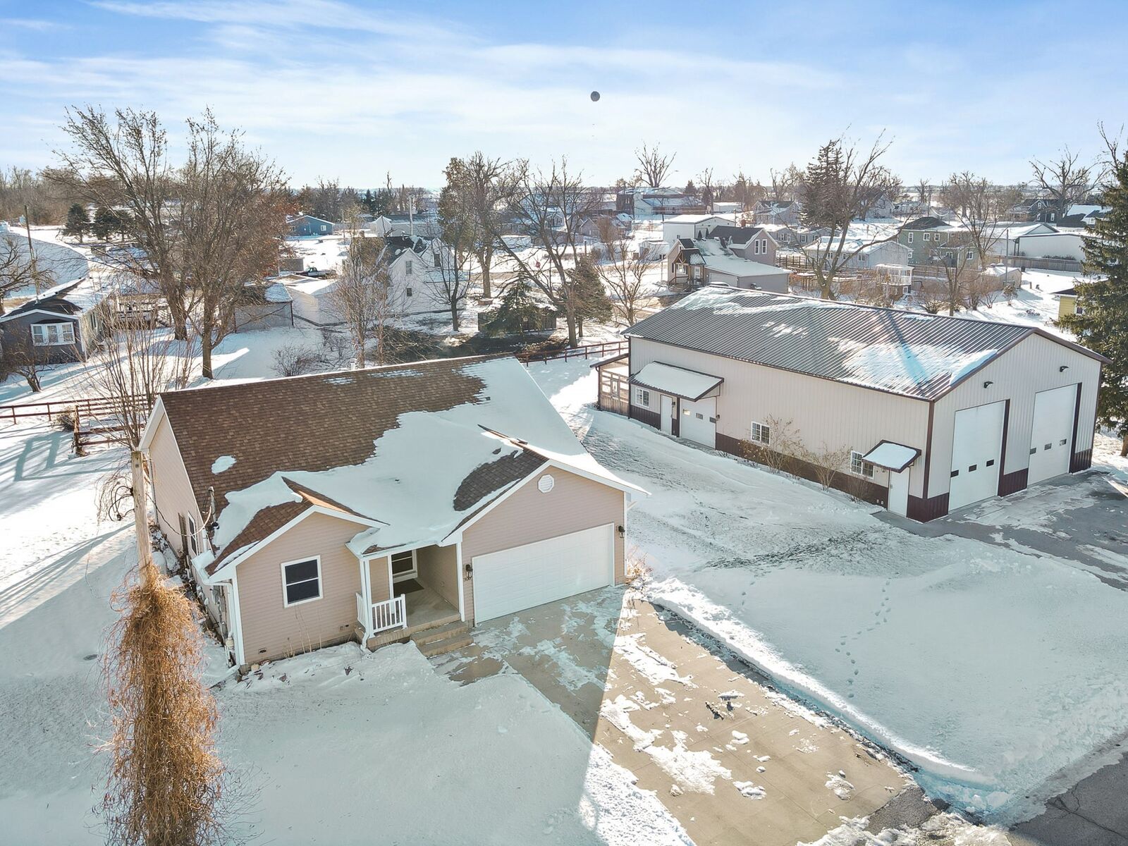 Property Photo:  306 Hubbell Street  IA 50243 