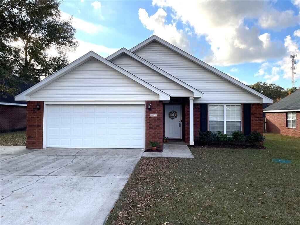 Property Photo: 3376 Hartsfield Way E AL 36695