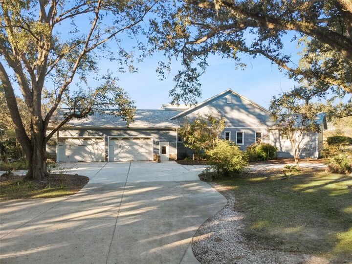 Property Photo: 4636 W Knights Griffin Road FL 33565