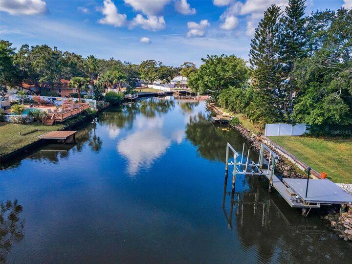 Property Photo:  2391 Roberta Lane  FL 33764 