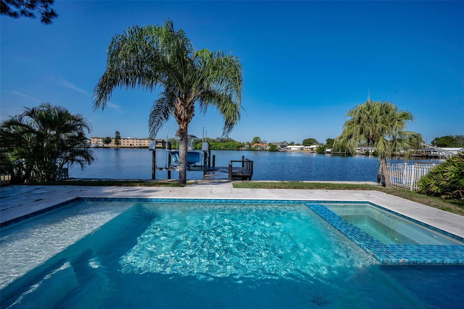 Property Photo: 8744 Sunlit Cove Drive NE FL 33702