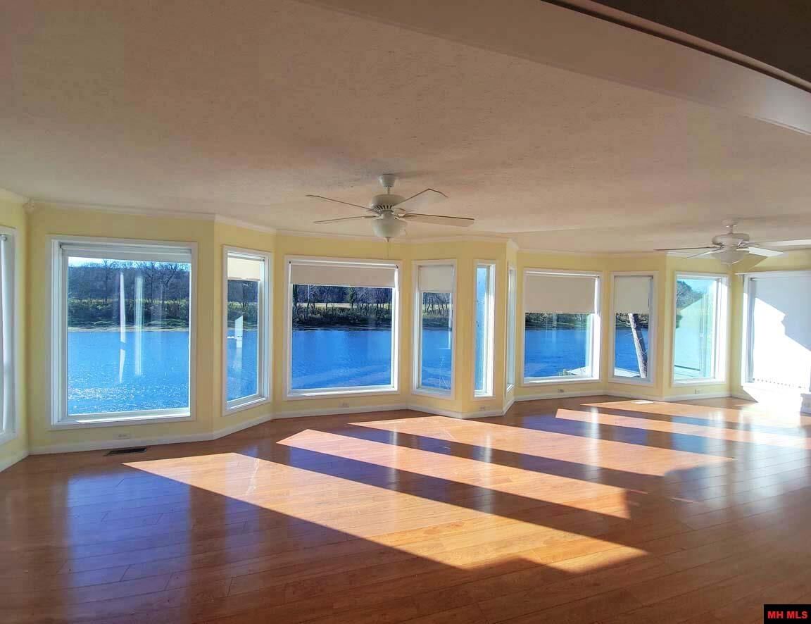 Property Photo:  538 Valley Airport Drive  AR 72626 