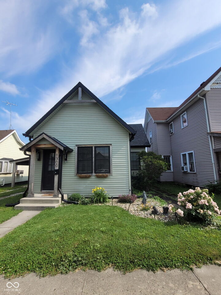 Property Photo: 1300 S B Street IN 46036