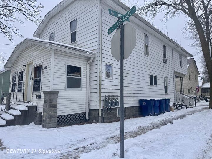 Property Photo: 300 S Farragut Street MI 48708