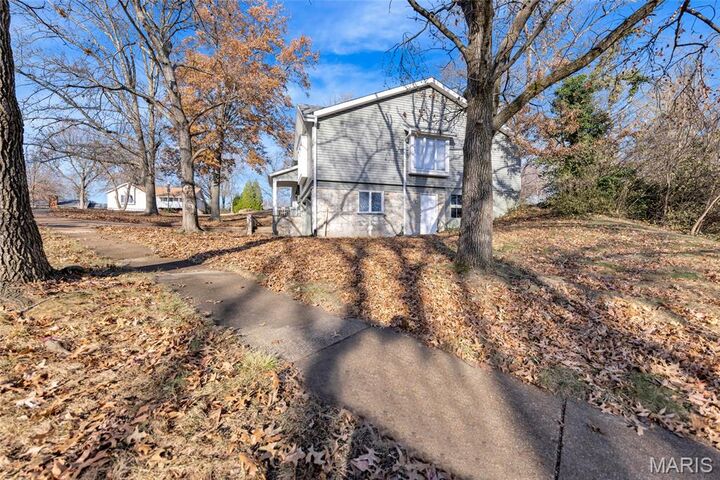 Property Photo:  3 Newfield Court  MO 63011 