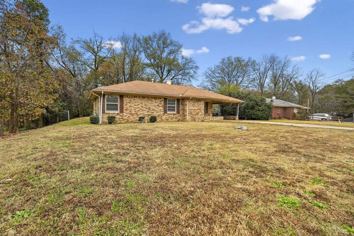 Property Photo: 1940 Driftwood Ave TN 38127