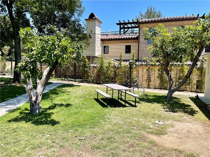 Property Photo:  1413 5th Street B  CA 91201 