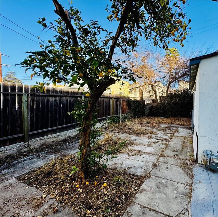 Property Photo:  1730 N Kenmore Avenue  CA 90027 