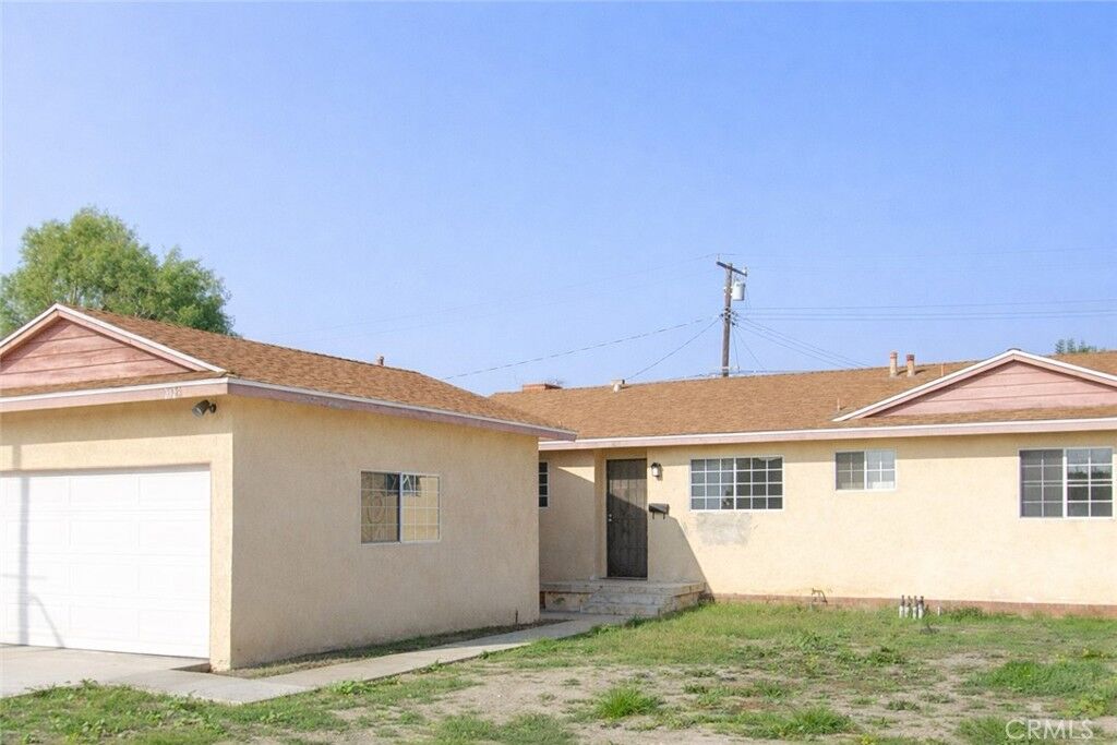 Property Photo:  2129 W Harle Avenue  CA 92804 