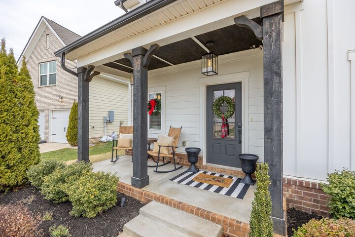 Property Photo: 5522 Willoughby Way TN 37129