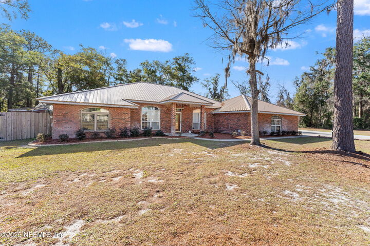 Property Photo:  618 NW Emerald Lakes Drive  FL 32055 