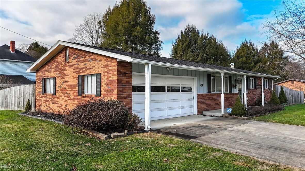 Property Photo:  101 Ellsworth Drive  OH 45750 
