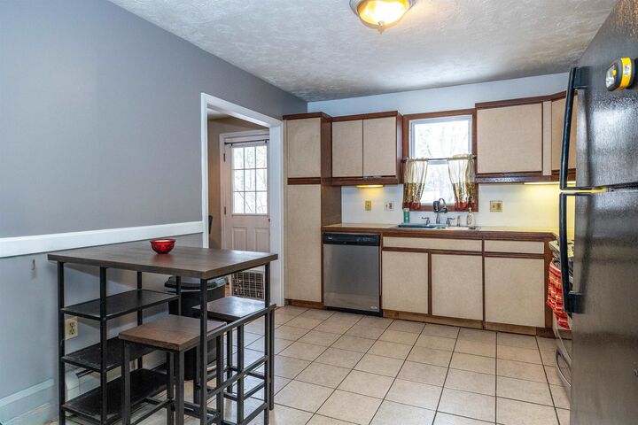 Property Photo: 17 Grove Avenue NH 03079