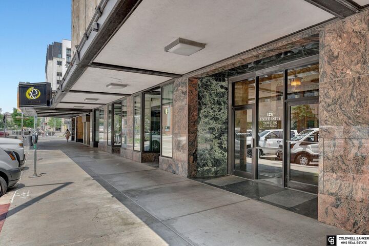 Property Photo: 128 N 13th Street 1010 NE 68508