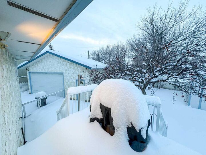 Property Photo:  9245 112A Avenue  AB T8V 3L8 