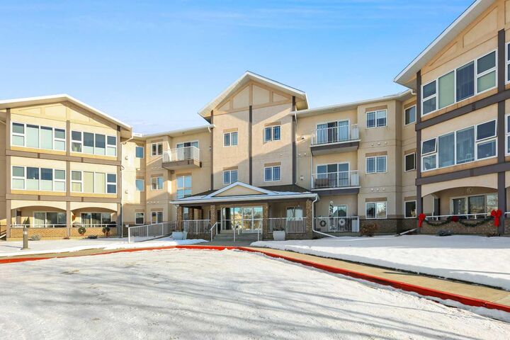 Property Photo:  43 Westlake Circle 104  AB T1P 1T6 