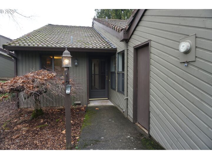 Property Photo: 13819 NW 10th Ct F WA 98685