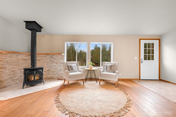 Property Photo: 3025 E Smith Road WA 98226