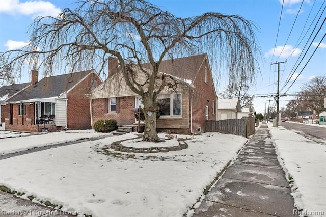 Property Photo:  9804 Hubert Avenue  MI 48101 