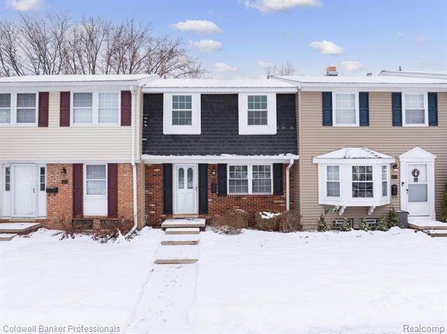 Property Photo: 41272 Lehigh Court MI 48167