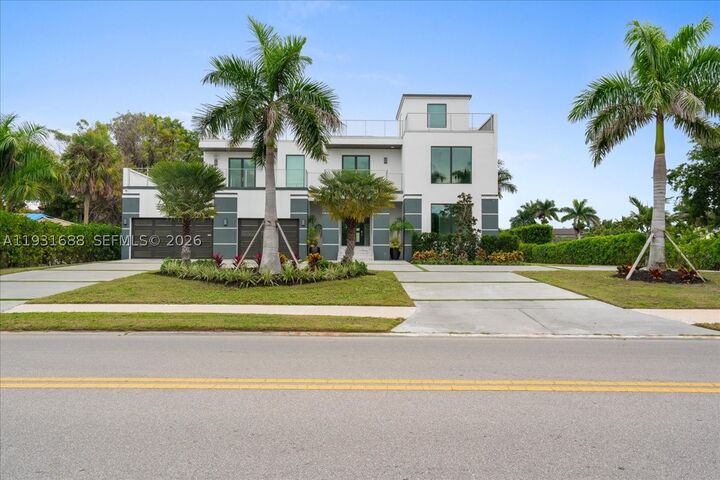 Property Photo: 3800 Crayton Road FL 34103