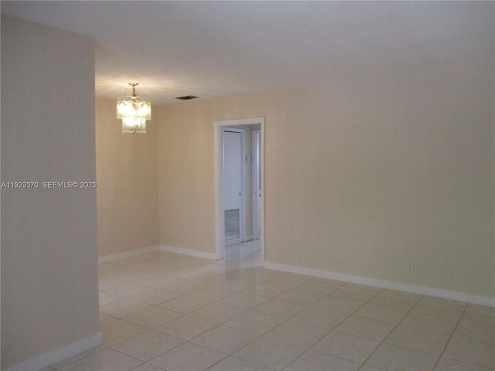 Property Photo: 3500 Harrison St 11 FL 33021
