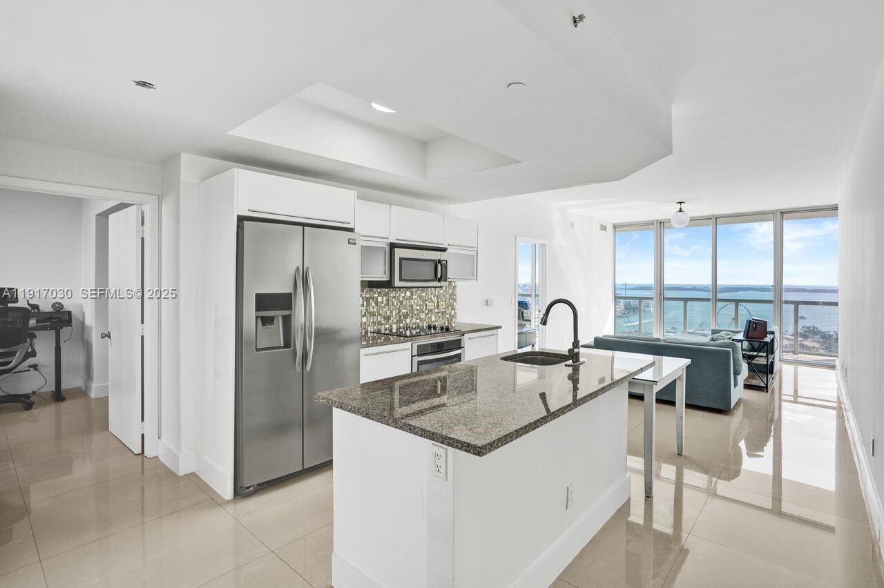 Property Photo: 888 Biscayne Blvd 2904 FL 33132