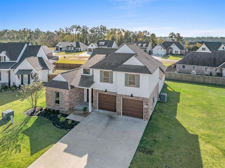 Property Photo: 938 Northlake Court LA 70611