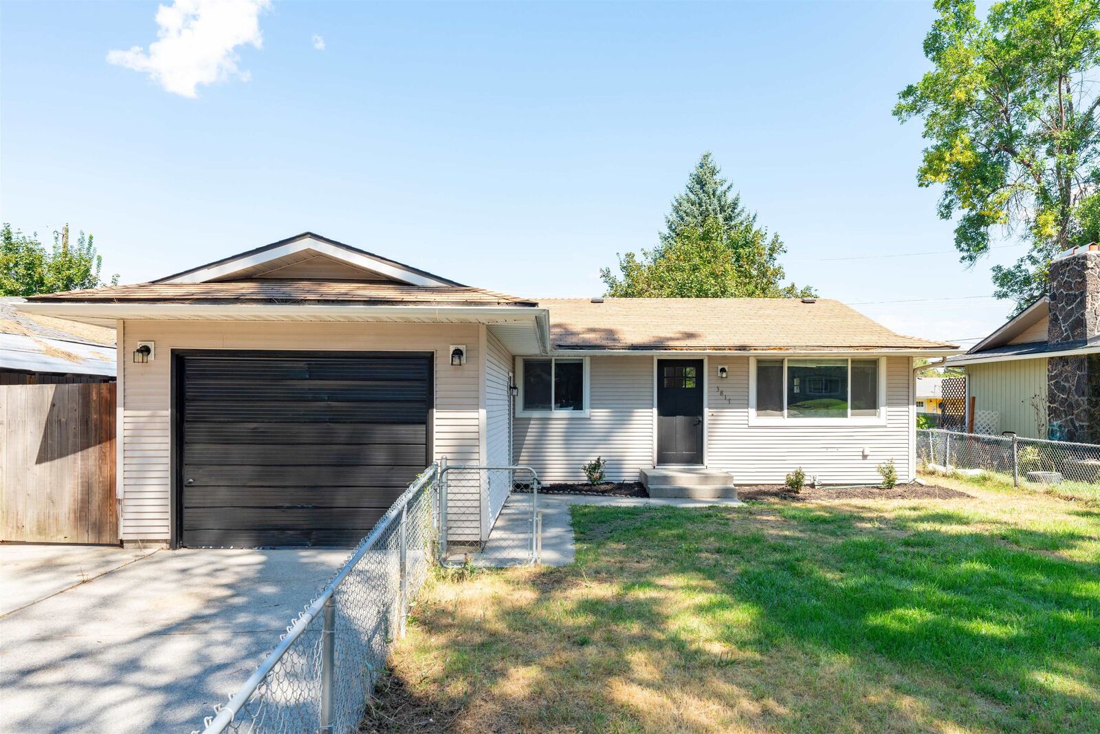 Property Photo: 3817 E 7th Ave WA 99202