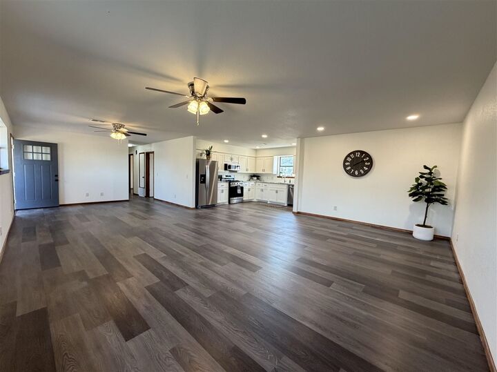 Property Photo: 2316 W Grandstaff Road OK 74023