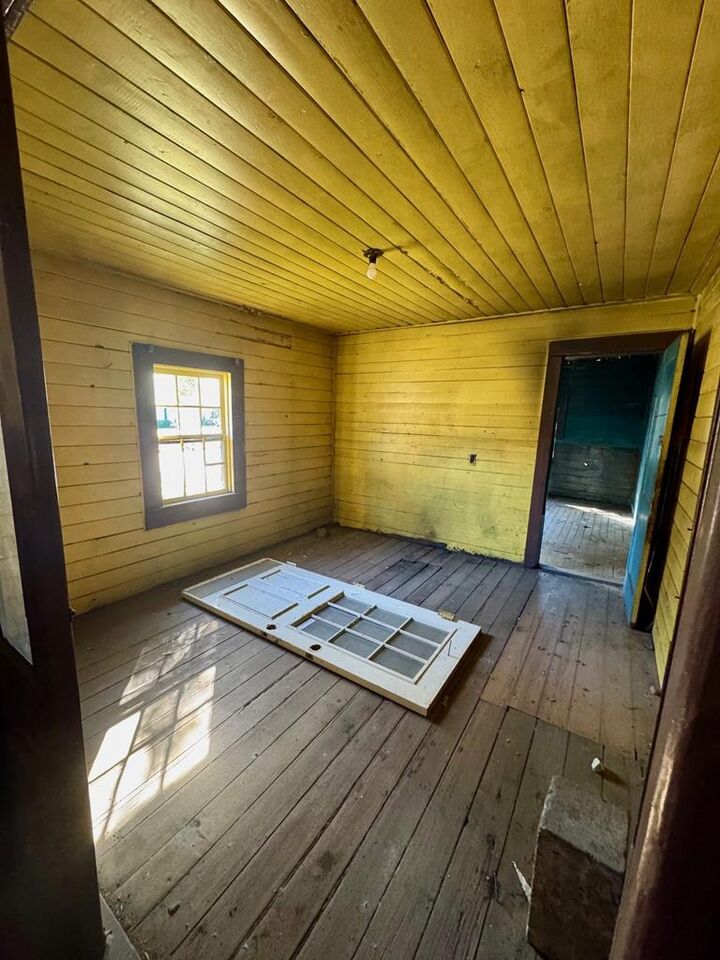 Property Photo:  501 Oak St  GA 31792 