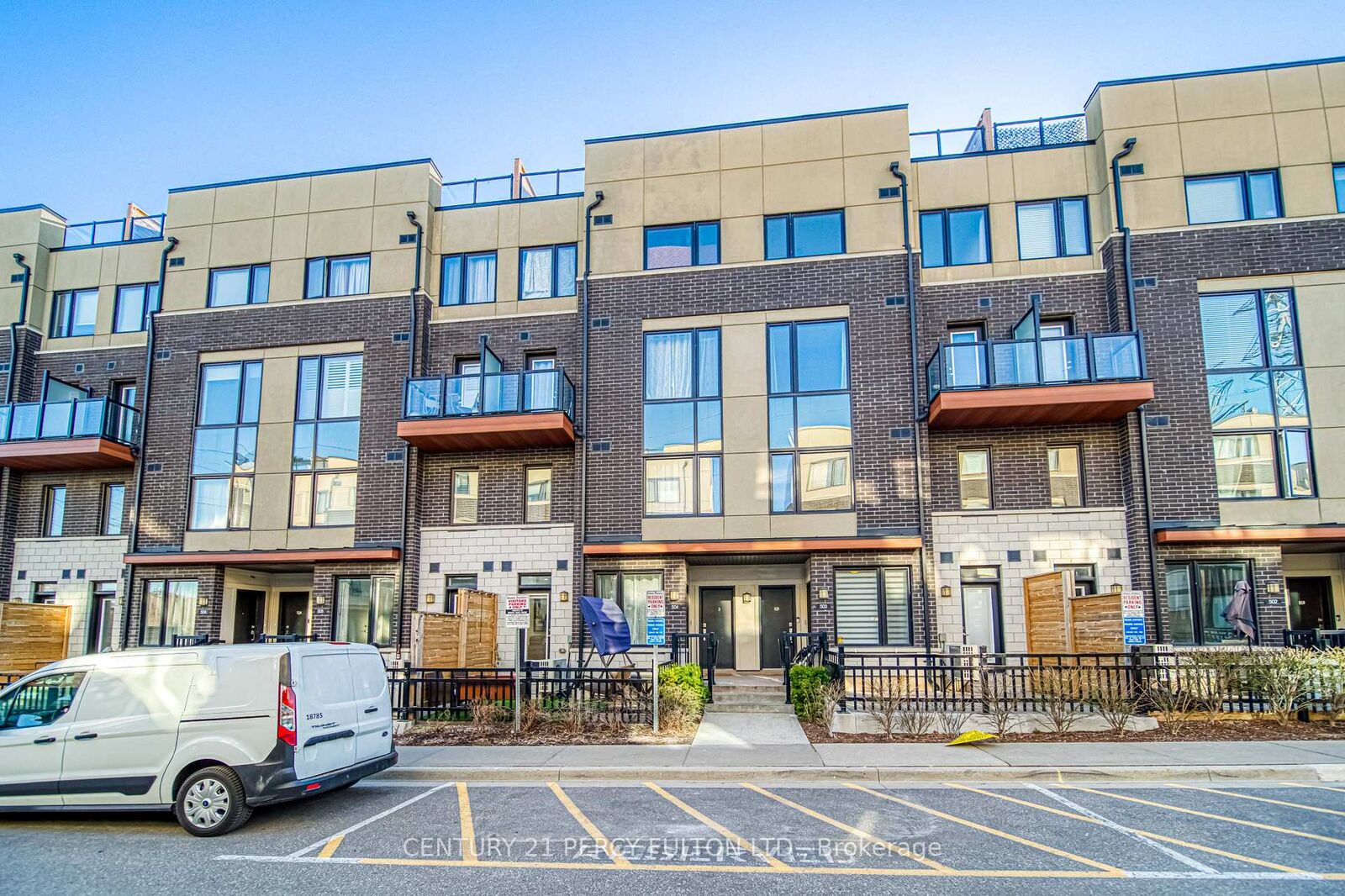 Property Photo:  1555 Kingston Road 504  ON L1V 0E9 