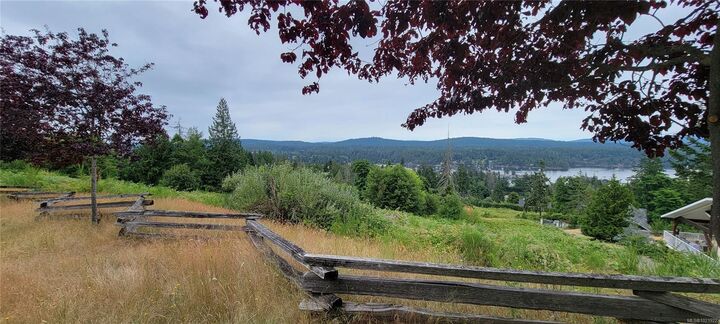 Property Photo: 120 Bishops Walk Rd BC V8K 2W3