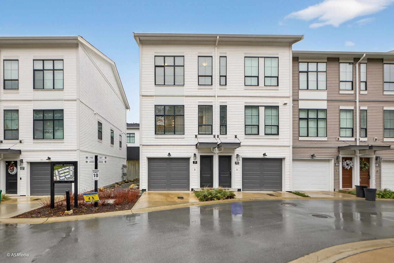 Photo de la propriété: 2774 Montrose Avenue 71 BC V2S 0N4