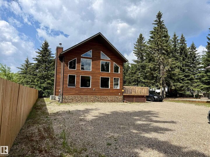 Property Photo: 120 Lakeshore Drive AB T0A 2E0