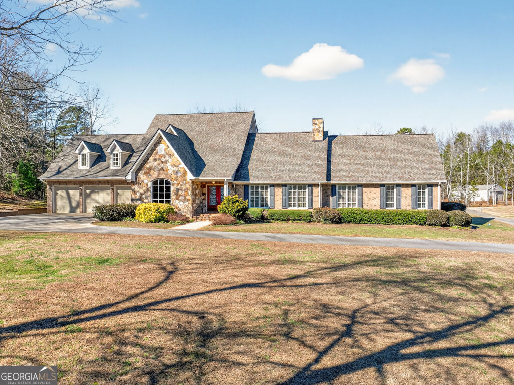 Property Photo: 6725 Eubanks Creek Drive GA 30527