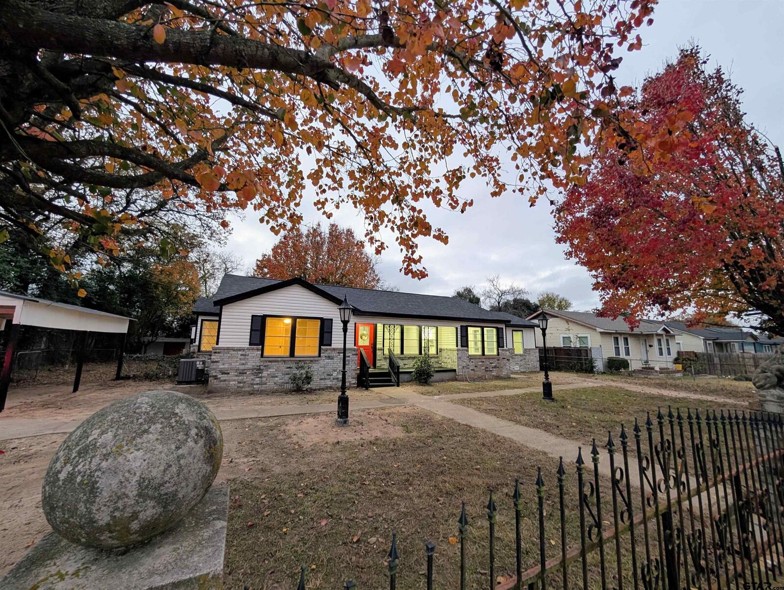 Property Photo:  1213 Academy St  TX 75701 