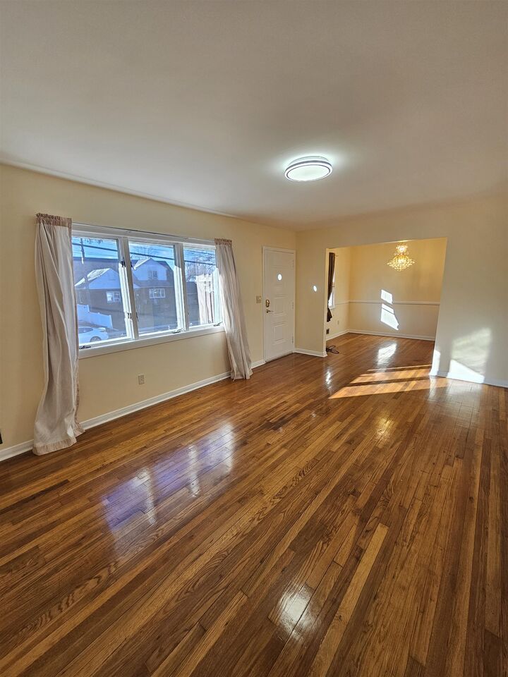 Property Photo:  122 Eckel Rd House  NJ 07643 