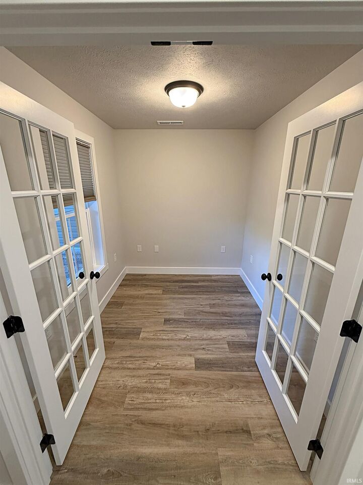 Property Photo:  9 Beacon Way  IN 47501 