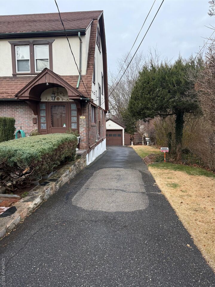 Property Photo:  84 Prospect Street  NY 10606 