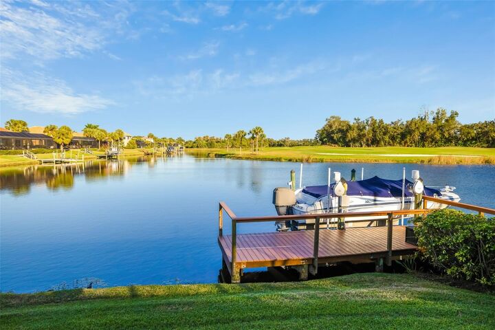 Property Photo:  915 Maritime Court  FL 34212 