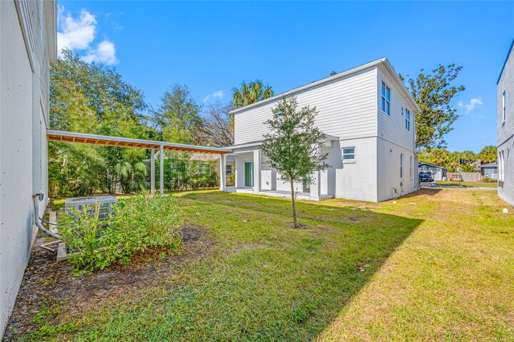 Property Photo: 6910 Dartmouth Avenue N FL 33710