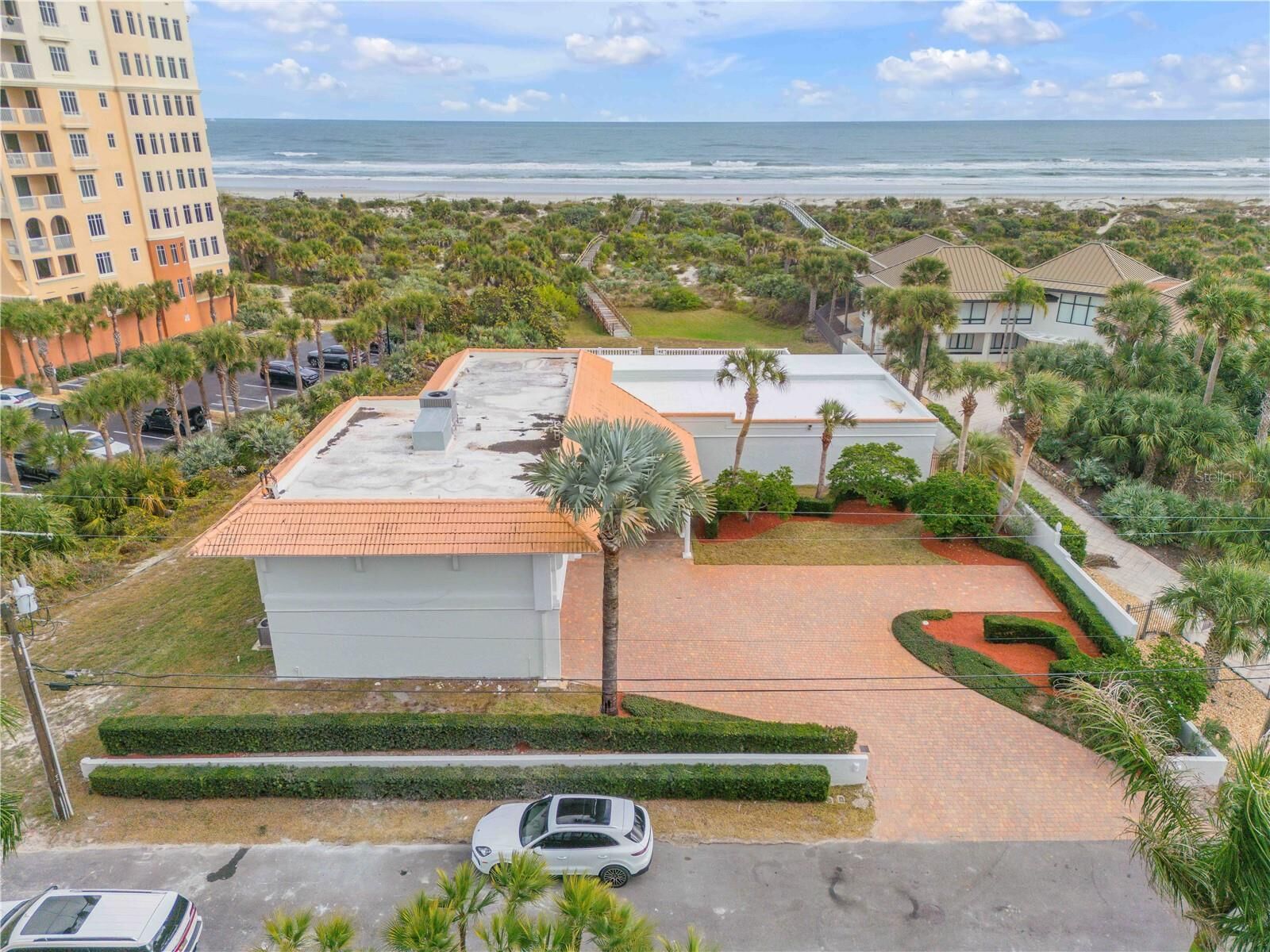 Property Photo:  2117 Ocean Drive  FL 32169 