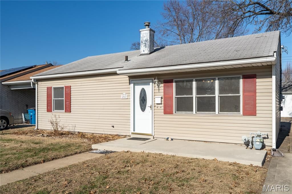 Property Photo:  1917 Joy Avenue  IL 62040 
