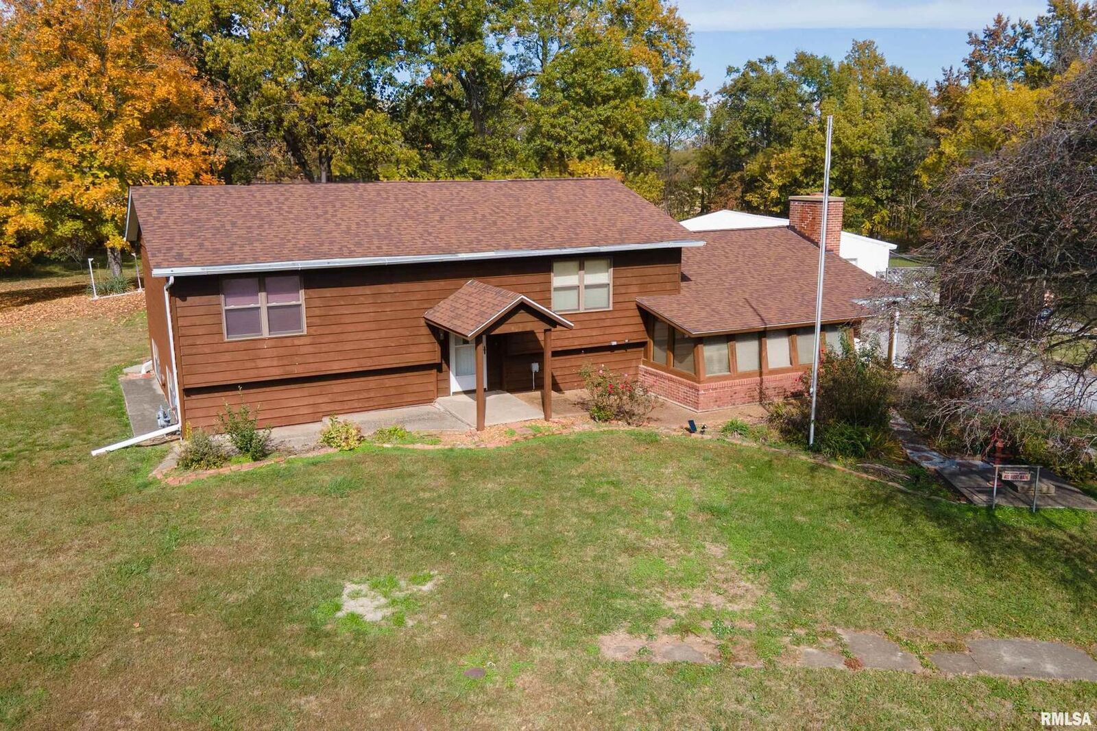 Property Photo: 402 Main Street IL 62817