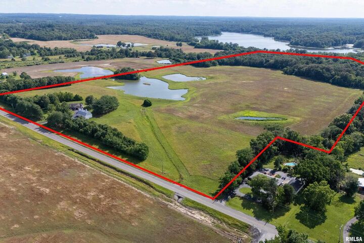 Property Photo:  6001 Il 37  IL 62959 